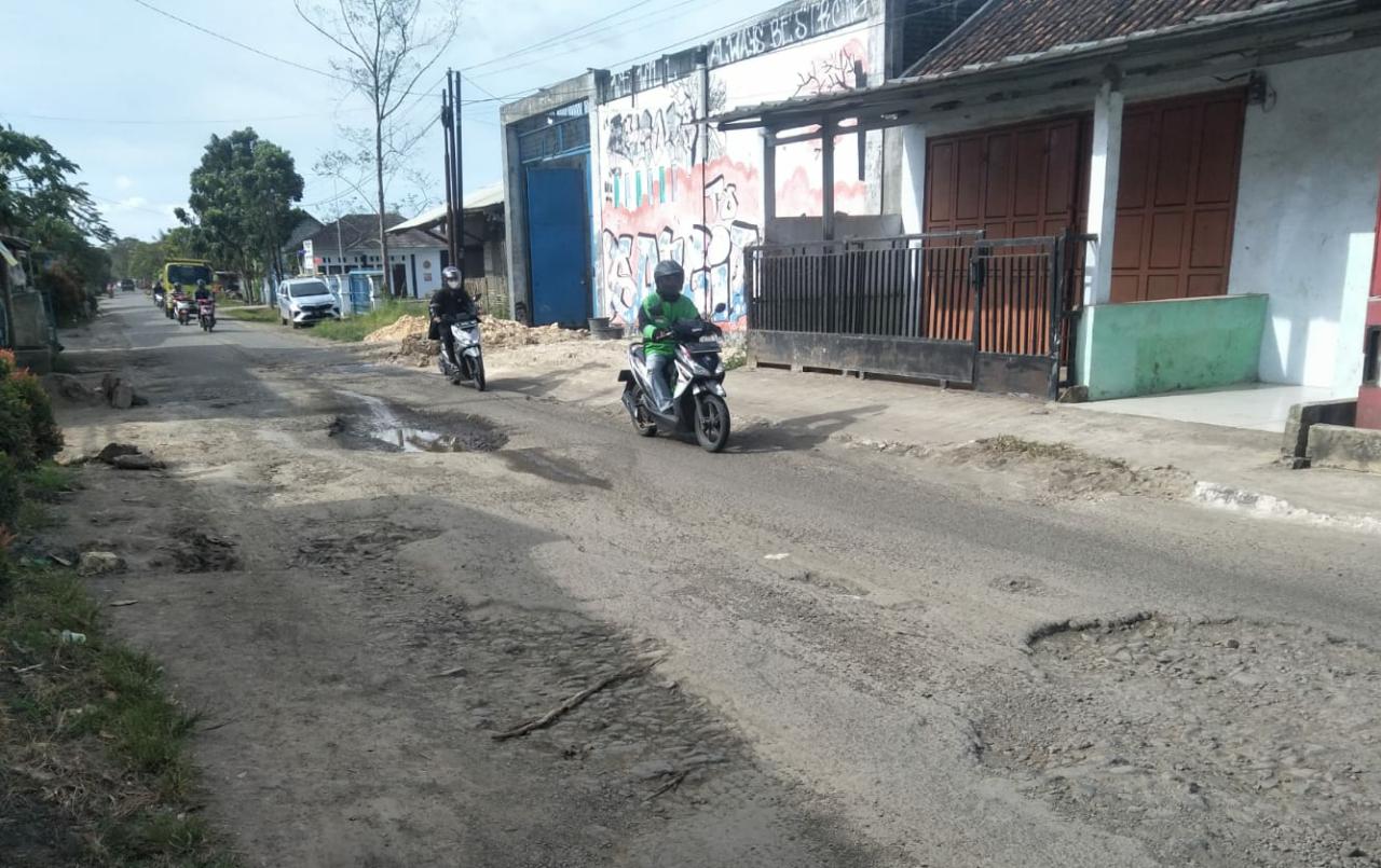 Jalan Kolelet – Lebong Berlubang, Warga dan Para Pengguna Jalan Mengeluh