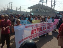 Kesal Janji Tak Ditepati Pemkab, Ratusan PKL Demo Kantor Bupati Lebak