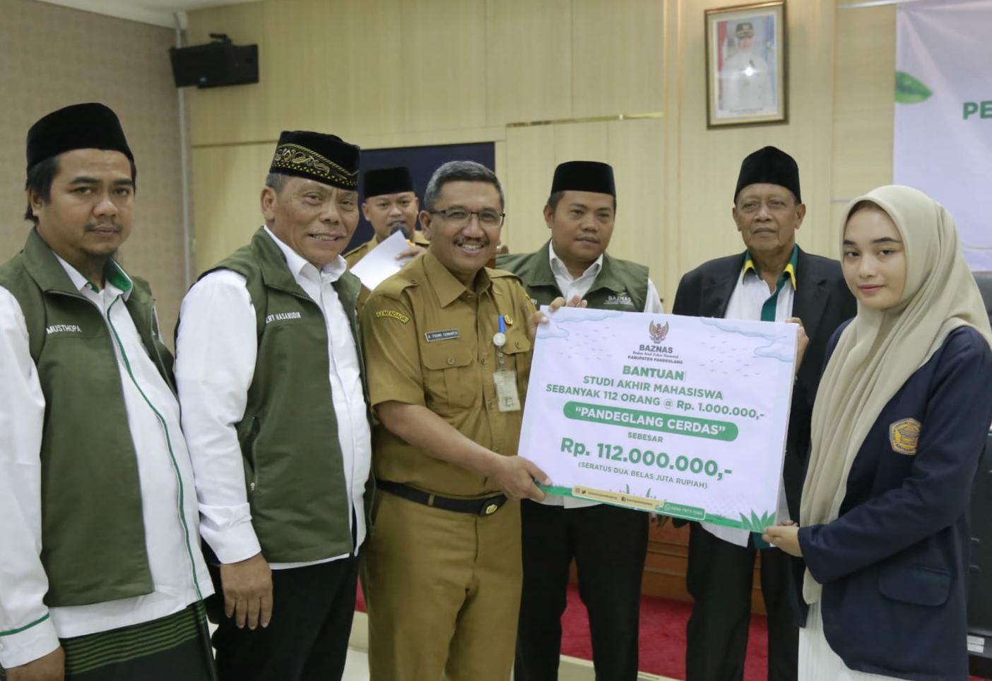 Baznas Pandeglang Bantu 112 Mahasiswa Studi Akhir