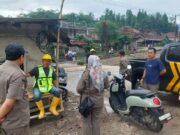 Satpol PP Pandeglang Hentikan Pembangunan Gudang Semen Bangkonol Satpol PP Pandeglang