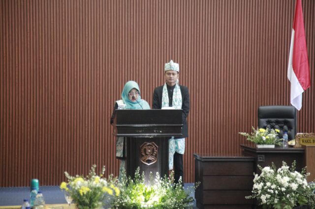 Bupati Pandeglang Raden Dewi Setiani bersama Wabup Iing Andri Supriadi