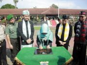 Dewi Resmikan GOR Cikupa, Sebut Upaya Pemerintah Daerah Wujudkan Masyarakat Pandeglang yang Sehat Bupati Raden Dewi Setiani menandatangani prasasti GOR Cikupa