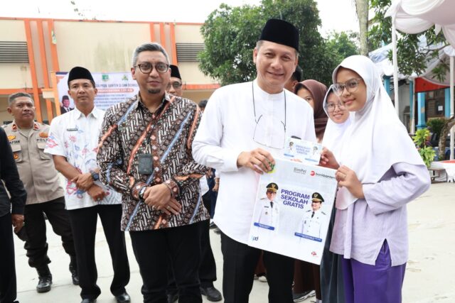 Sekda Banten Deden Apriandhi