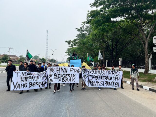 Unjuk rasa HMI Pandeglang