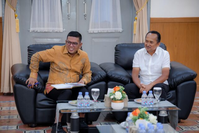 Aliansi Masyarakat Adat Nusantara Acara silaturahmi Aliansi Masyarakat Adat Nusantara dengan Gubernur Banten Andra Soni