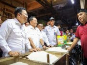 Didampingi Gubernur Banten, Mendagri Tito Karnavian Tinjau Penyaluran Beras SPHP di Pasar Induk Rau Kota Serang Mendagri Tito Karnavian