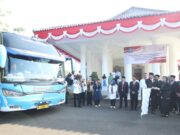 19 Warga Kabupaten Serang Diberangkatkan ke Sekolah Rakyat Tangsel, Zakiyah: Manfaatkan Kesempatan Ini untuk Belajar Sunguh-Sungguh Pelepasan pelajar Sekolah Rakyat Kabupaten Serang