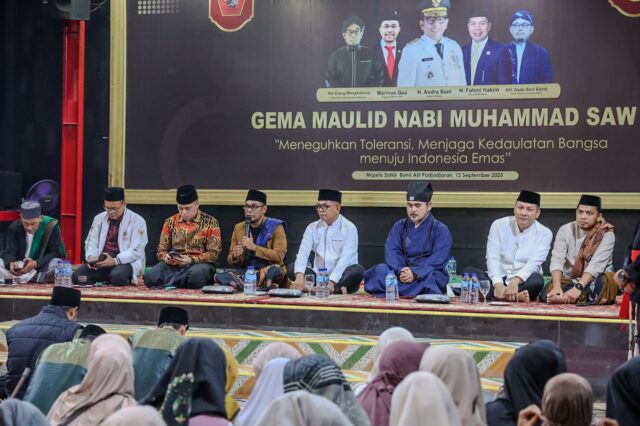 Peringatan Maulid Nabi Muhammad SAW Peringatan Maulid Nabi Muhammad SAW di Majelis Dzikir Bumi Alit Padhajaran