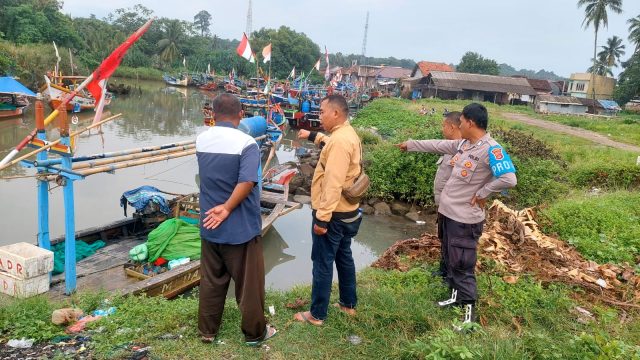 Evakuasi korban sambaran petir