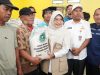 Tanggulangi Dampak Cuaca Ekstrem, Bupati Pandeglang Salurkan 599 Paket Beras CPP kepada Nelayan Penyalurkan bantuan beras CPP
