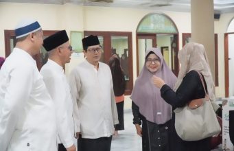 Bupati Pandeglang Ikuti Tarawih Berjamaah di Masjid Agung Ar-Rohman, Ajak Ramadan untuk Tingkatkan Keimanan Salat Tarawih