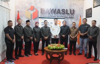 Hadir di Acara HUT ke-18 Bawaslu, Wabup Pandeglang Iing Berikan Apresiasi Wabup Pandeglang Iing Andri Supriadi