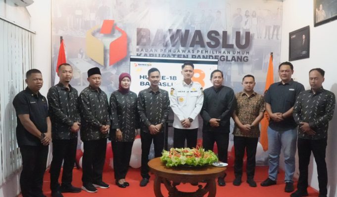 Hadir di Acara HUT ke-18 Bawaslu, Wabup Pandeglang Iing Berikan Apresiasi Wabup Pandeglang Iing Andri Supriadi