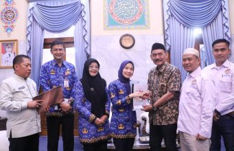 Bupati Serang Ratu Zakiyah Terima Audiensi Buruh, Minta ASPSB Jadi Role Model Nasional di Peringatan May Day 2026 Menerima perwakilan buruh