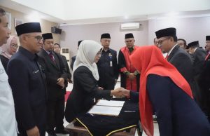 94 Pejabat Administrator Dilantik, Bupati Dewi Ingatkan agar Para Pejabat Turun ke Bawah: Pejabat Itu Bukan Pajangan Raden Dewi Setiani