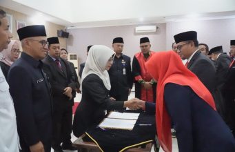 94 Pejabat Administrator Dilantik, Bupati Dewi Ingatkan agar Para Pejabat Turun ke Bawah: Pejabat Itu Bukan Pajangan Raden Dewi Setiani