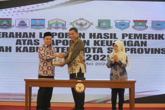 Penyerahan berkas LHP LKPD dari BPK RI Banten ‎