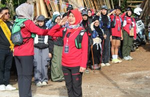 Bekerja Sama Disparbud Pandeglang, Komunitas Pendaki Banten Peringati Harlah Pancasila di Puncak Gunung Prakasak Peringatan Harlah Pancasila