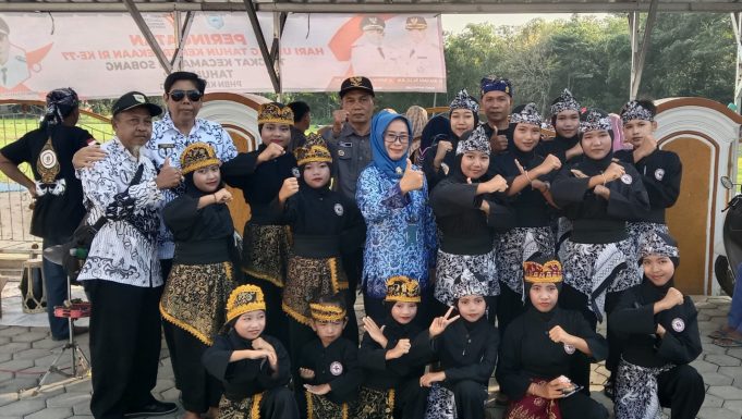 Pesilat Padepokan Manderaga