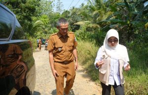Bupati Pandeglang Tinjau Persiapan Pembangunan Program Bang Andra di Kecamatan Cibitung Bupati Pandeglang Raden Dewi Setiani memantau rencana proyek Bang Andra di Kecamatan Cibitung