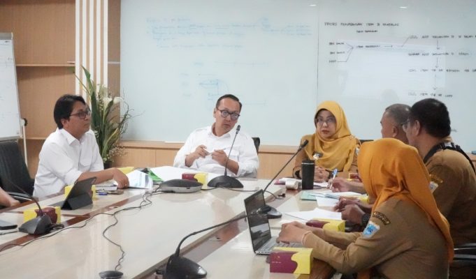 Jemput Bola, Bupati Pandeglang Dewi Usulkan Pembangunan Jalan ke Kementerian PUPR Bupati Pandeglang