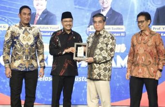 BNN, Kemensos, Kemenkes, dan Kemenaker Teken MoU Penanganan Korban Napza Kepala BNN Komjen Pol. Suyudi Ario Seto