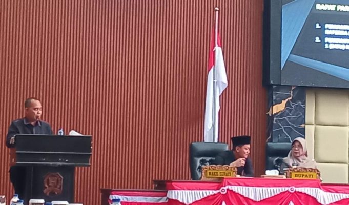 Fraksi Gerindra DPRD Pandeglang Soroti Kinerja Pejabat Disdikpora, Minta Bupati Segera Lakukan Pembenahan Tb. Udi Juhdi, juru bicara Fraksi Gerinda