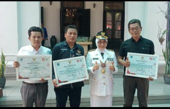 Membanggakan, Tiga Wartawan Media Online Raih Penghargaan di HUT Ke-81 Kemerdekaan RI Tingkat Kabupaten Pandeglang Juara Lomba Karya Jurnalistik TMMD ke-129