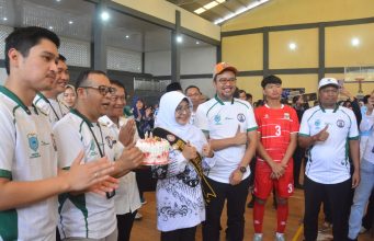 Raden Dewi Buka Turnamen Futsal Antar Guru Se- Pandeglang: Guru Adalah Ibu dan Bapak Bangsa Turnamen Futsal "Ibunda Cup"