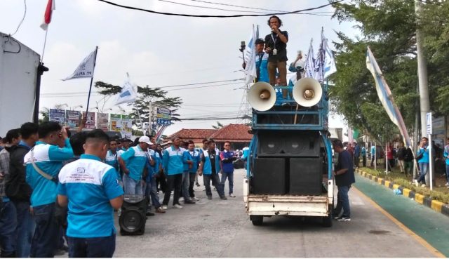 IMG-20260826-WA0024 Unjuk rasa di gudang PT. Indomarco Lebak