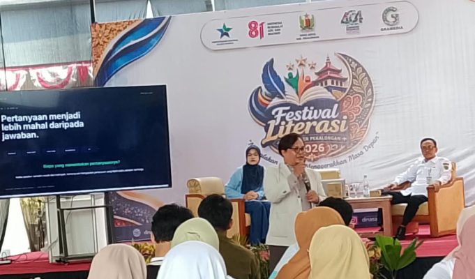 Festival Literasi Pekalongan: Menolak Pasrah pada Algoritma dan Ilusi ‘Melek Digital’ Festival Literasi