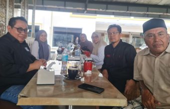 Debu Vulkanik Gunung Anak Krakatau Meluas, Ketum SMSI Tertahan di Banda Aceh Ketua Umum SMSI Pusat Firdaus