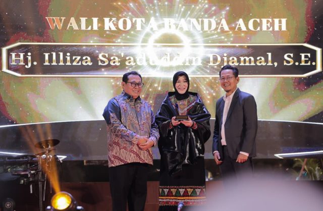 IMG-20260907-WA0009 Penyerahan penghargaan SMSI Aceh Awards