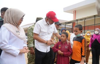 Raden Dewi Apresiasi ‎Program Sekolah Rakyat Terintegrasi Presiden Prabowo Bupati Pandeglang Raden Dewi Setiani ‎mendampingi Wamensos RI Agus Jabo Priyono ke Sekolah Rakyat Terintegrasi 1 Pandeglang
