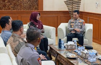 Perkuat Sinergitas, Kapolres Pandeglang Lakukan Lawatan ke Ruang Kerja Bupati Dewi Pertemuan Kapolres Pandeglang AKBP Sonny Harsono dengan Bupati Raden Dewi Setiani
