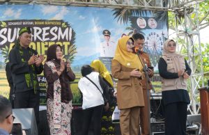 Hadir di Acara Sukaresmi AgriFest 2026, Bupati Dewi Sebut Sektor Pertanian Miliki Peran Penting dalam Kehidupan Masyarakat Pandeglang Bupati Pandeglang Raden Dewi Setiani membuka Sukaresmi AgriFest 2026