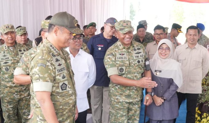 Karya Bakti TNI di Pandeglang Berakhir, Tuntas Membangun 18 Kilometer Jalan Penghubung Enam Desa Penutupan Karya Bakti TNI Tahun Anggaran 2026