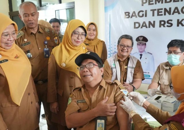 IMG-20261014-WA0024 Vaksinasi influenza terhadap tenaga kesehatan