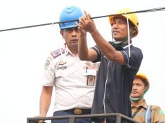 Jaga Keindahan Kota, Diskomsantik Pandeglang Tertibkan Kabel Fiber Optik di Sepanjang Jalan Protokol Penertiban kabel fiber optik di sepanjang ruas jalan protokol Kabupaten Pandeglang