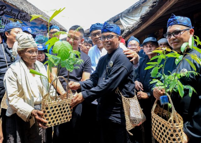 IMG-20261025-WA0004 Warga masyarakat adat Baduy