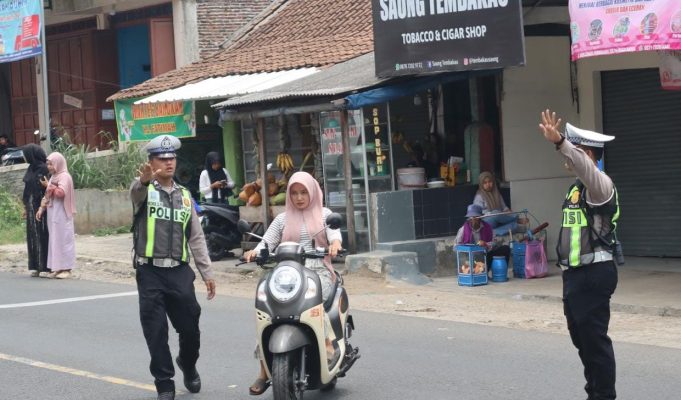 Kesadaran Penggunaan Helm Saat Berkendara Masyarakat Pandeglang Rendah, Seorang Ibu Terjaring Razia Operasi Patuh Maung 2026 Polres Pandeglang