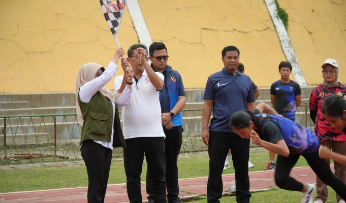 Raden Dewi Semangati Para Atlet yang Akan Berlaga di Porprov VII Banten Pembukaan sesi latihan menjelang pelaksanaan Porprov VII Banten