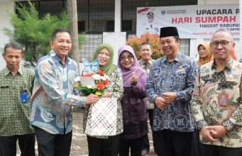 Dua Pejabat Pemkab Pandeglang Purna Tugas, Bupati Dewi Setiani Sampaikan Apresiasi Dua pejabat Pemkab Pandeglang memasuki masa pensiun
